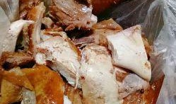 西安爆料两只烧鸡视频,两只烧鸡引发味蕾狂欢